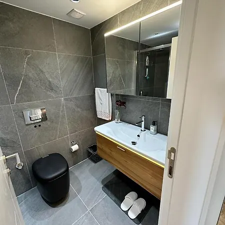 Hotel In With Luxury *