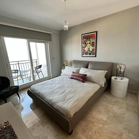 In With Luxury מלון